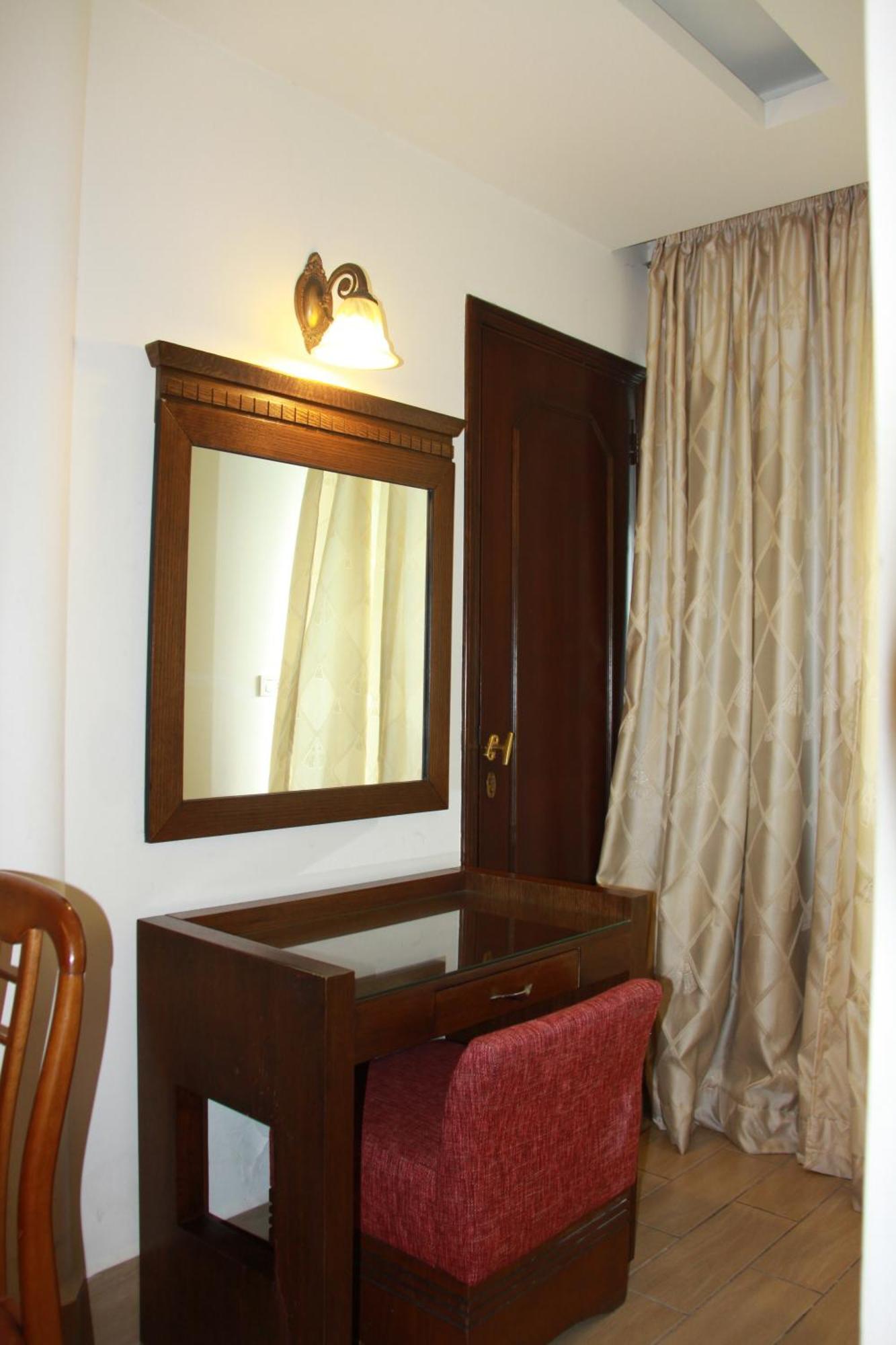 Lamedina Hotel & Resort Jounieh Buitenkant foto