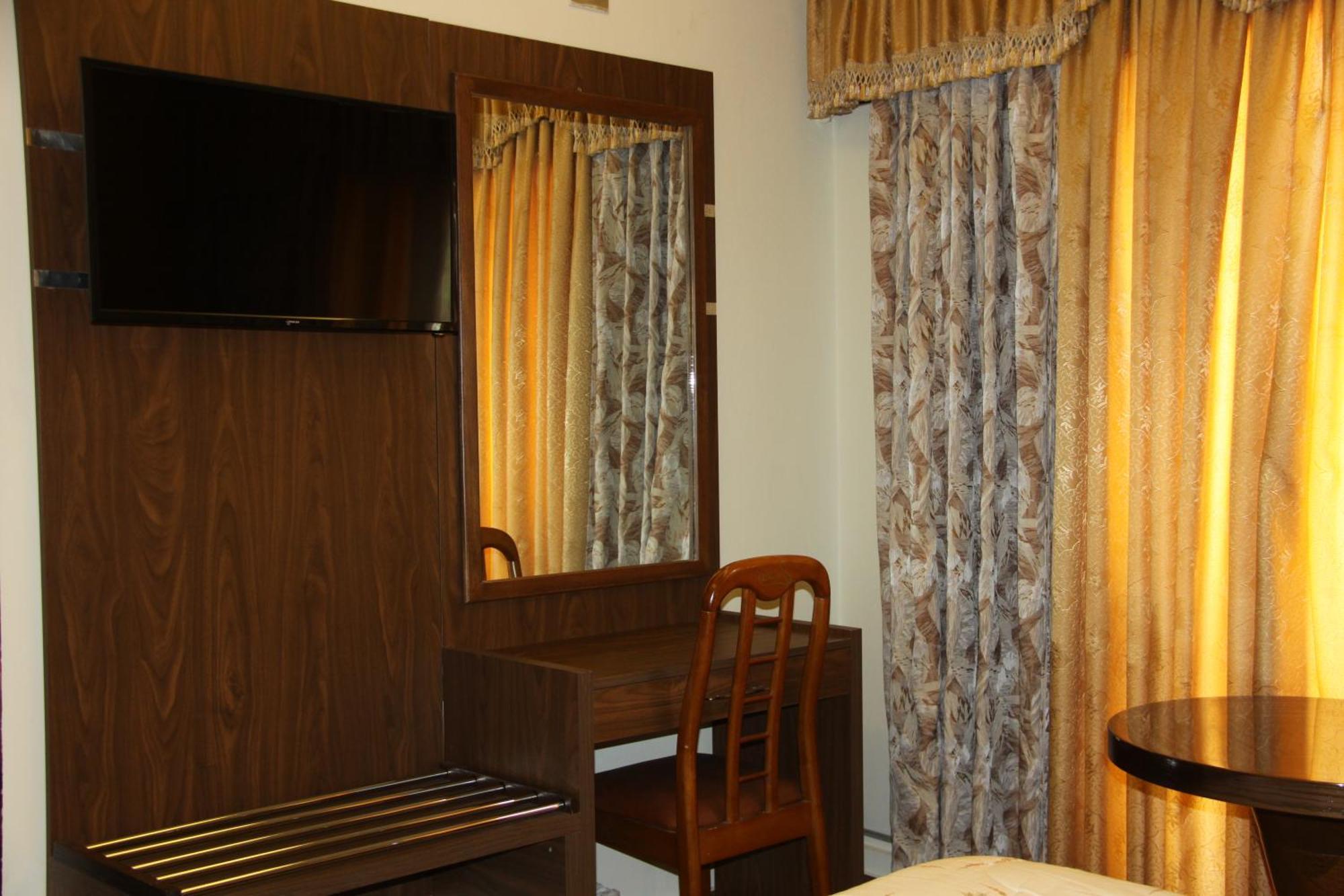 Lamedina Hotel & Resort Jounieh Buitenkant foto